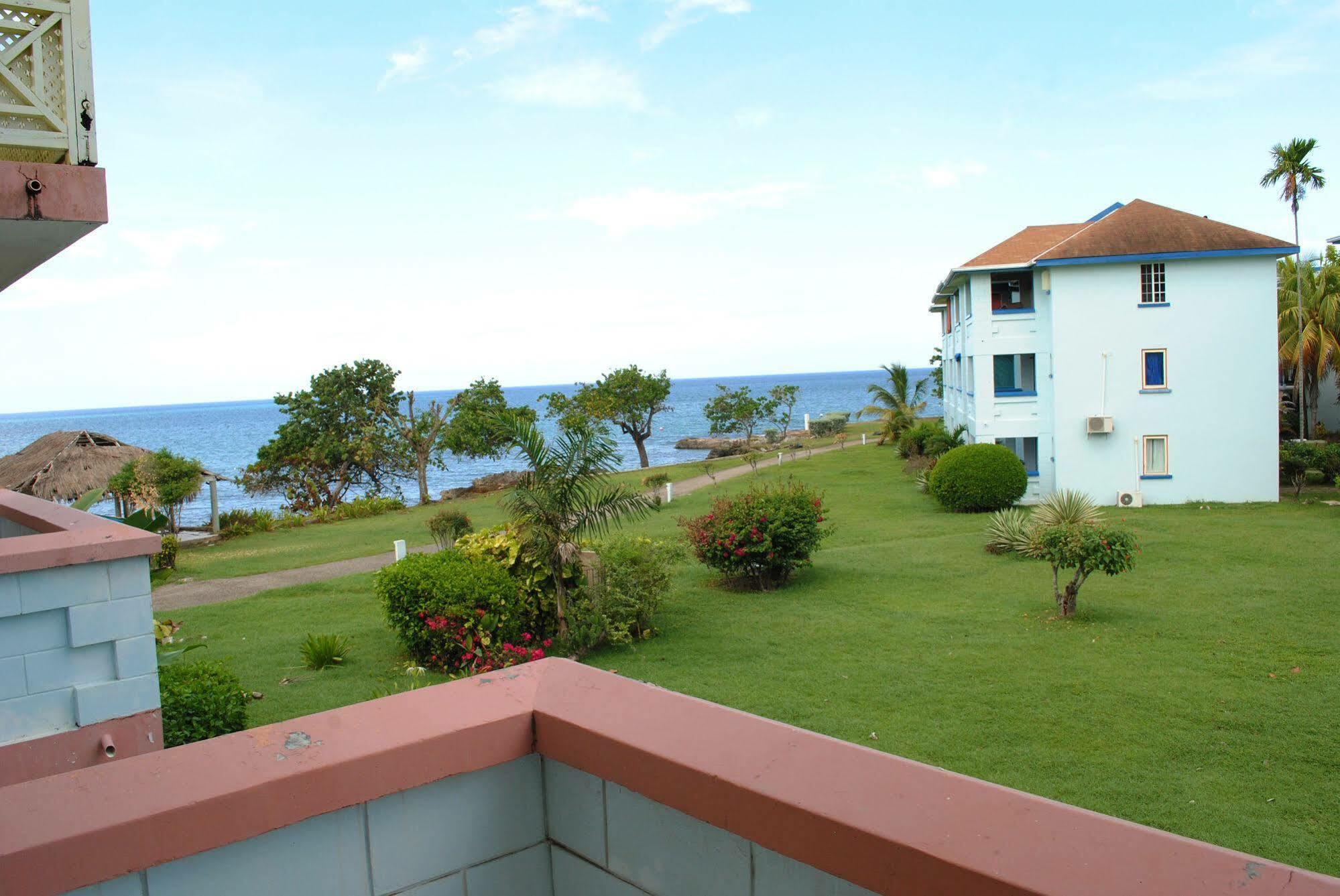 Mango Beach Studio Hotel Negril Exterior photo