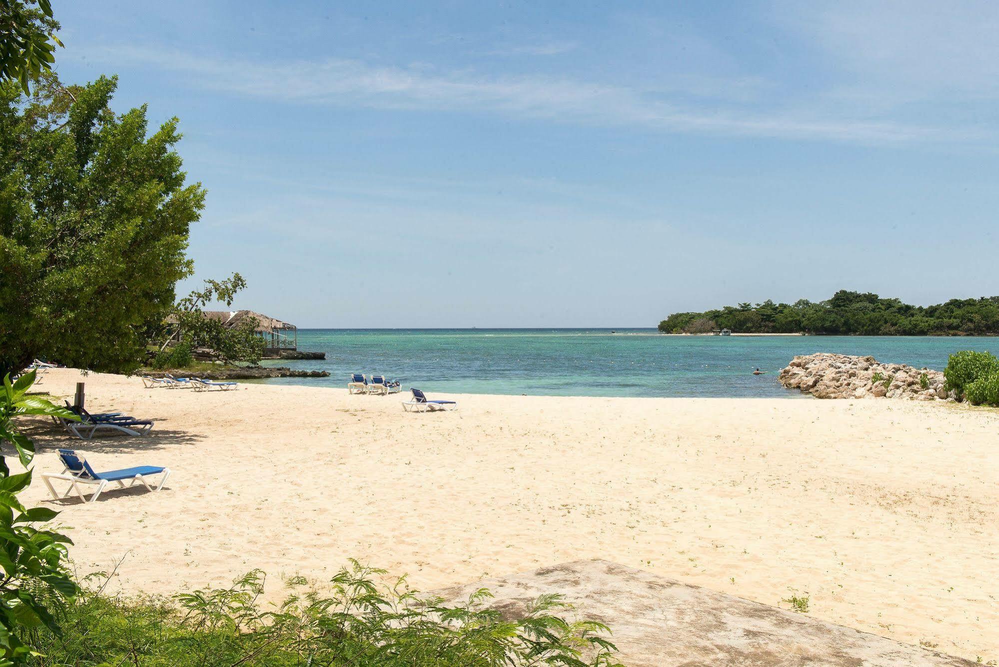 Mango Beach Studio Hotel Negril Exterior photo